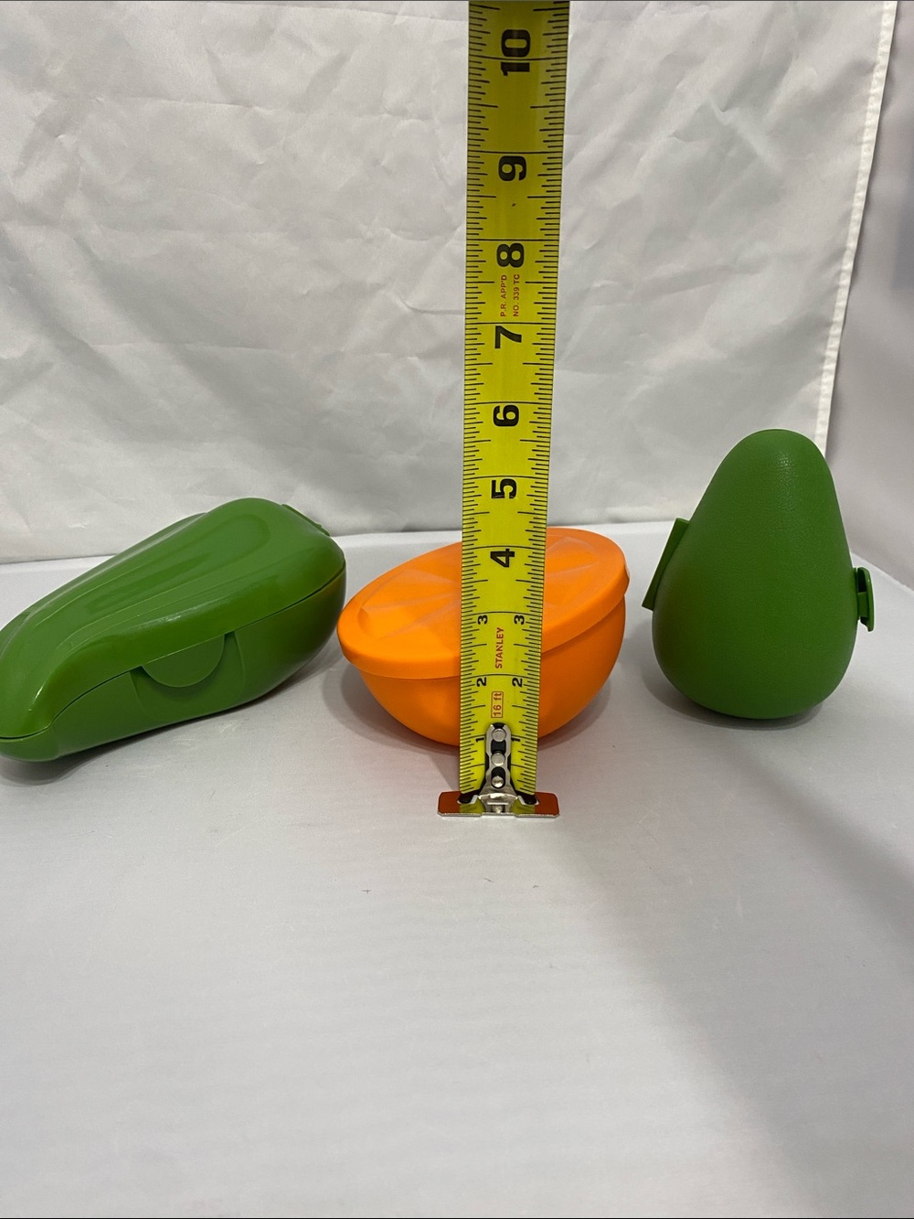 Tupperware Produce/Snack Container - Picture 15 of 16